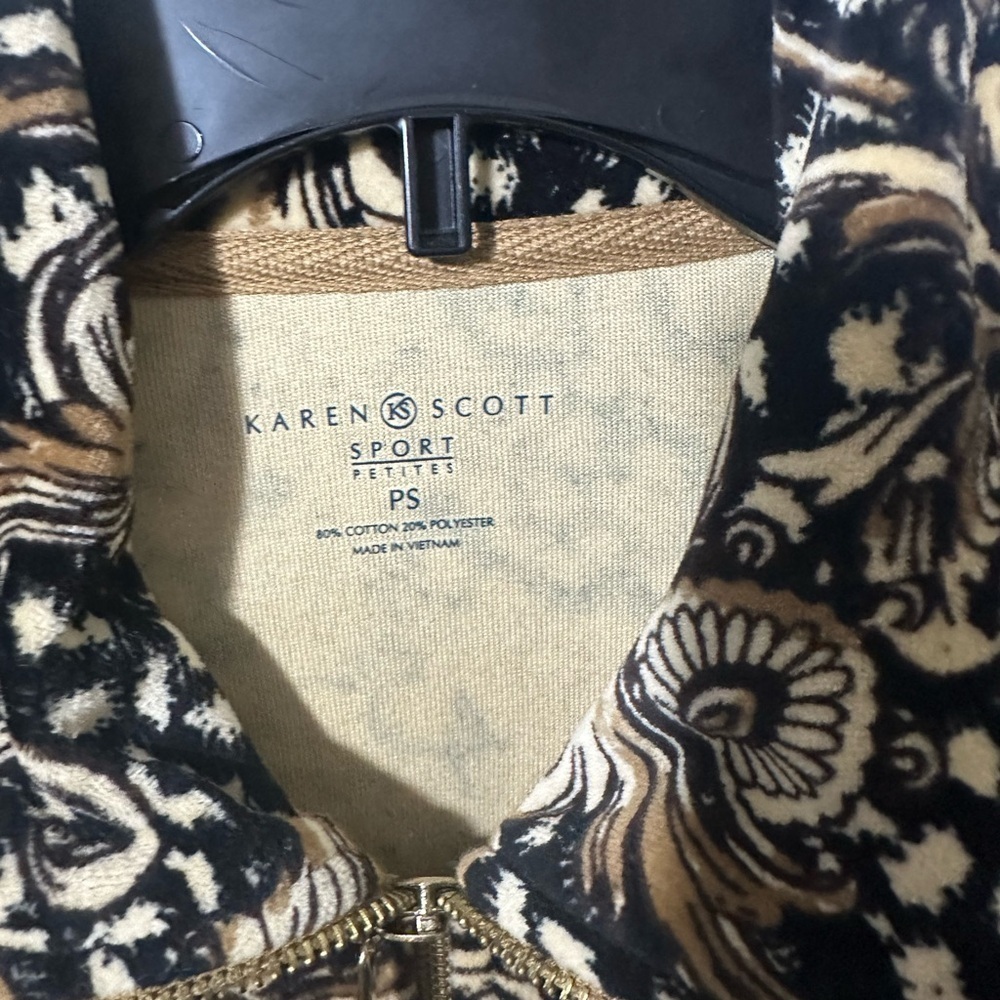 Karen Scott Black and Gold Patterned lightweight jacket - Picture 4 of 4